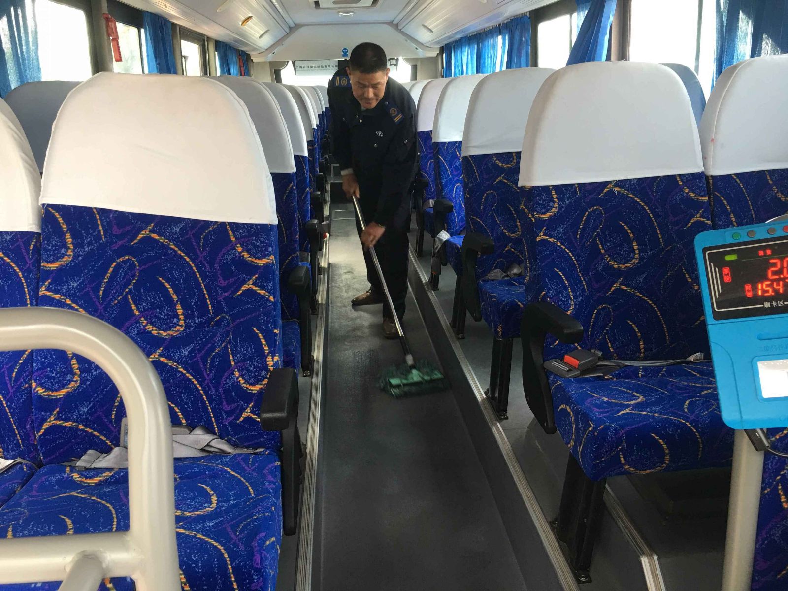 公交集團佳連公司開展服務(wù)質(zhì)量大提升活動